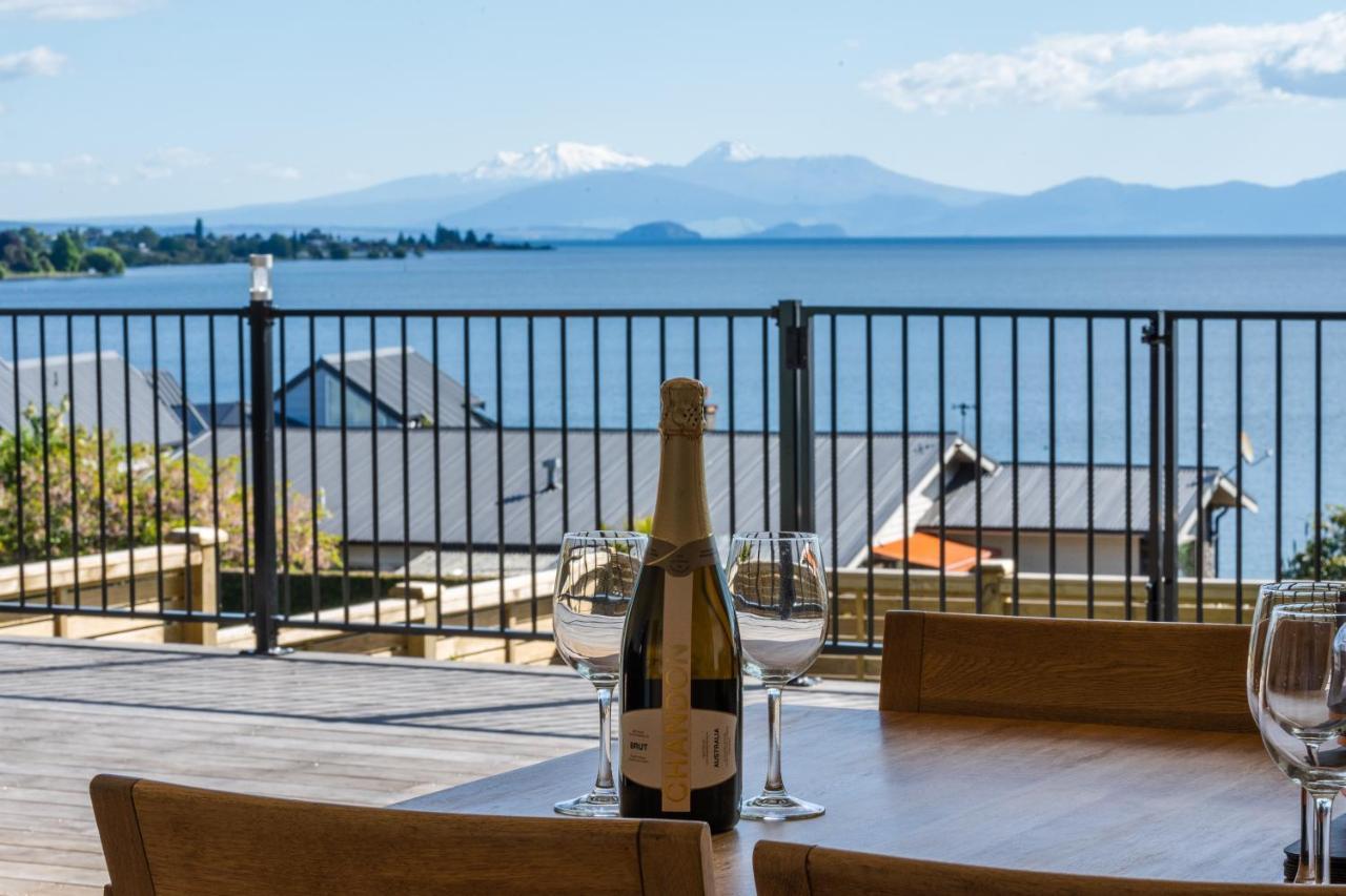 Lakeview Terrace - Taupo Holiday Home Exteriör bild
