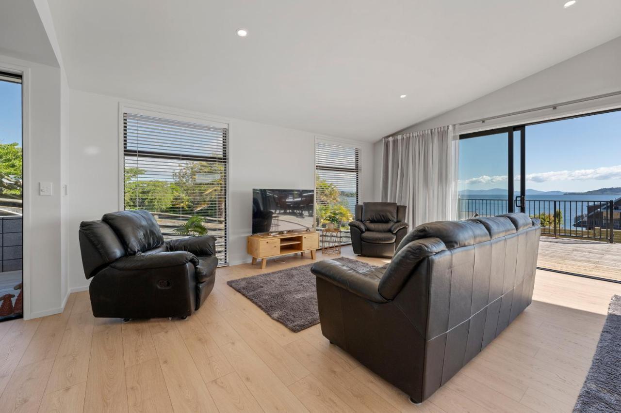 Lakeview Terrace - Taupo Holiday Home Exteriör bild