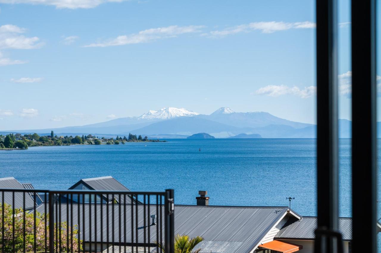 Lakeview Terrace - Taupo Holiday Home Exteriör bild
